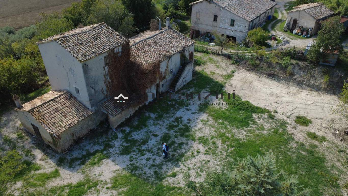 - Fossombrone, rustico-casolare-cascina di 300,00mq in vendita - Rif. RV2339
