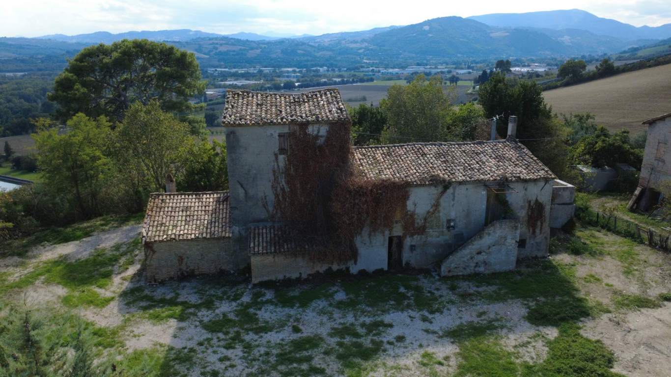 - Fossombrone, rustico-casolare-cascina di 300,00mq in vendita - Rif. RV2339