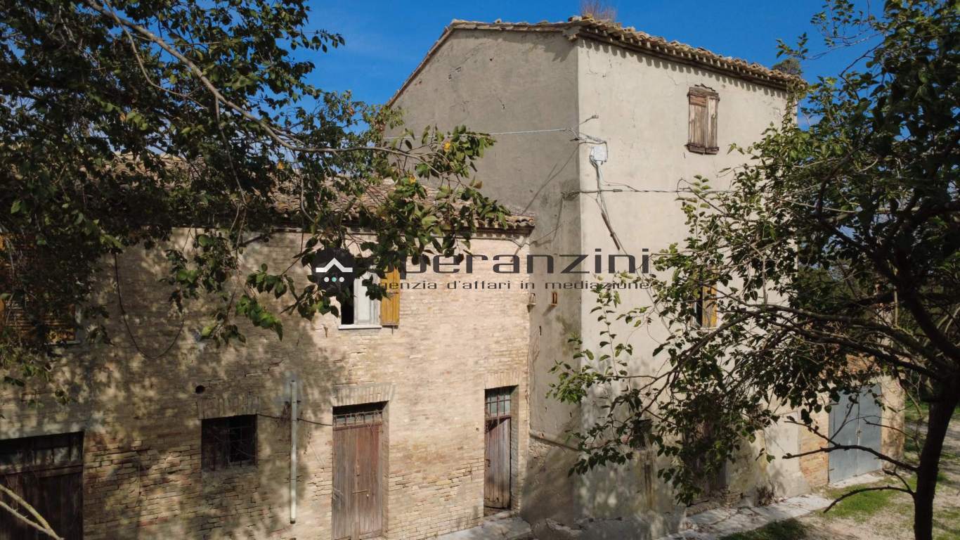 - Fossombrone, rustico-casolare-cascina di 300,00mq in vendita - Rif. RV2339