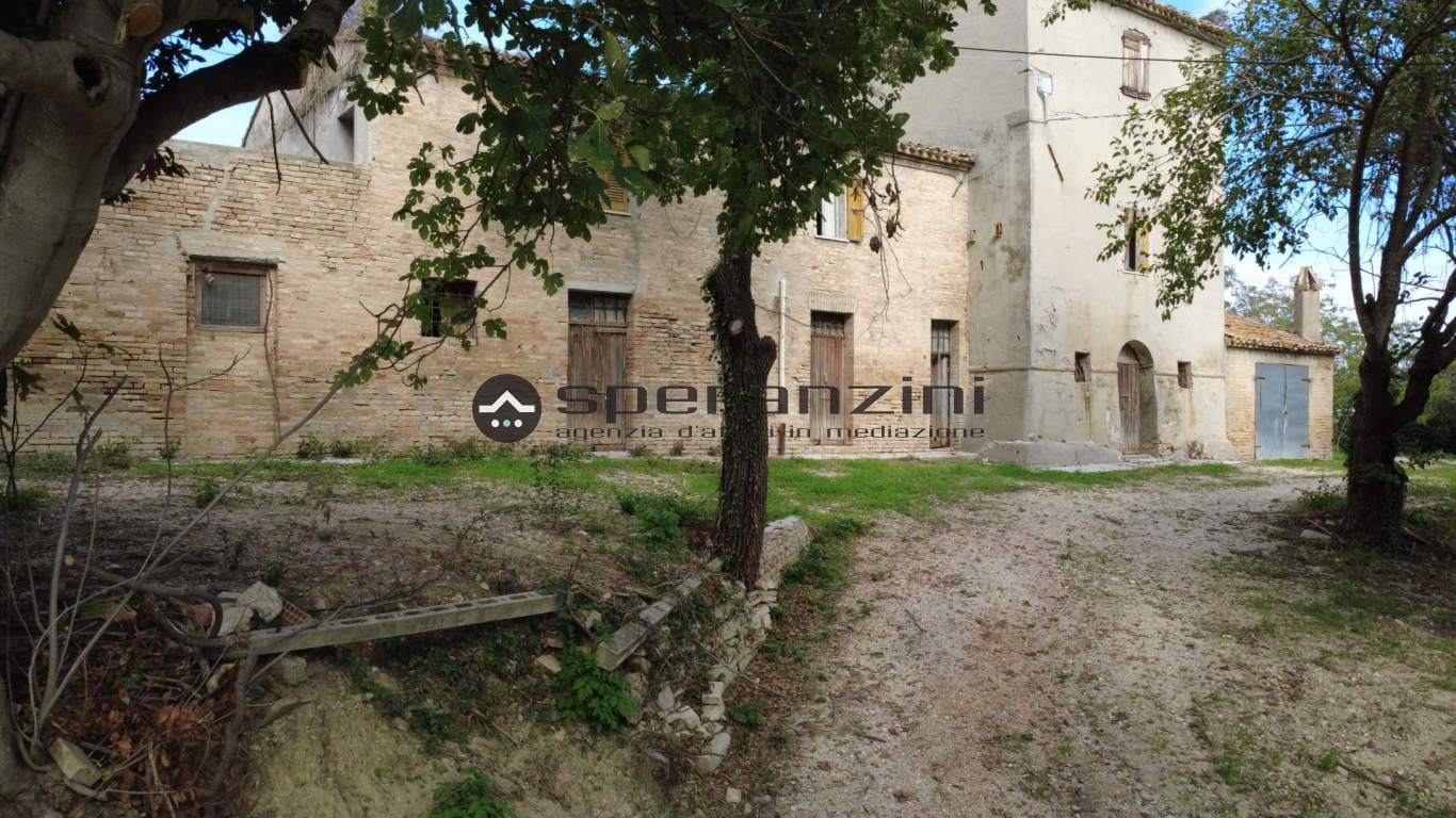 - Fossombrone, rustico-casolare-cascina di 300,00mq in vendita - Rif. RV2339