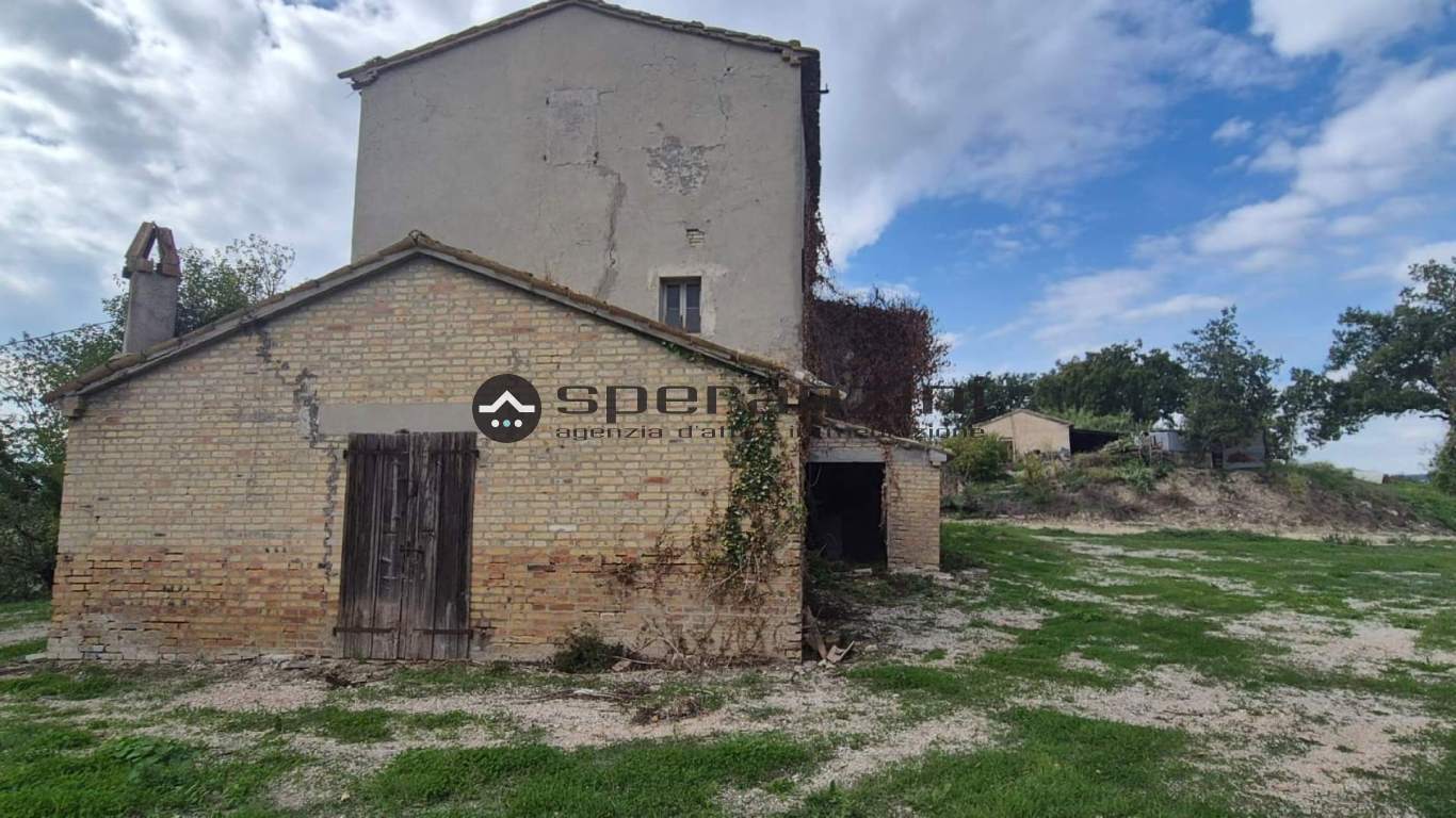 - Fossombrone, rustico-casolare-cascina di 300,00mq in vendita - Rif. RV2339