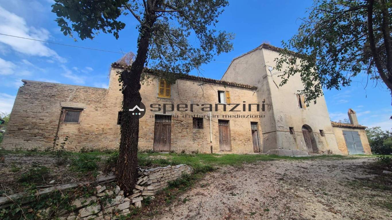 - Fossombrone, rustico-casolare-cascina di 300,00mq in vendita - Rif. RV2339