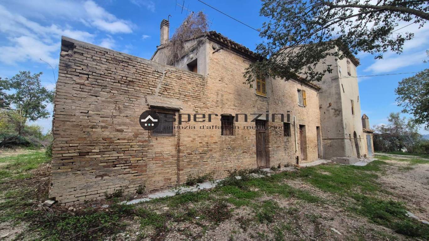- Fossombrone, rustico-casolare-cascina di 300,00mq in vendita - Rif. RV2339