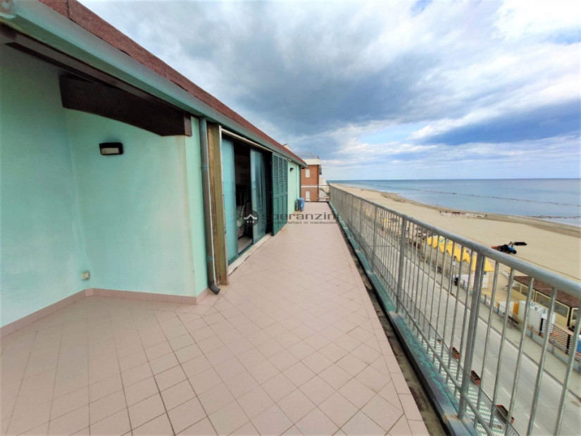 TERRAZZO - Fano, zona torrette - attico mansarda di 107,00mq in vendita - Rif. RV1615