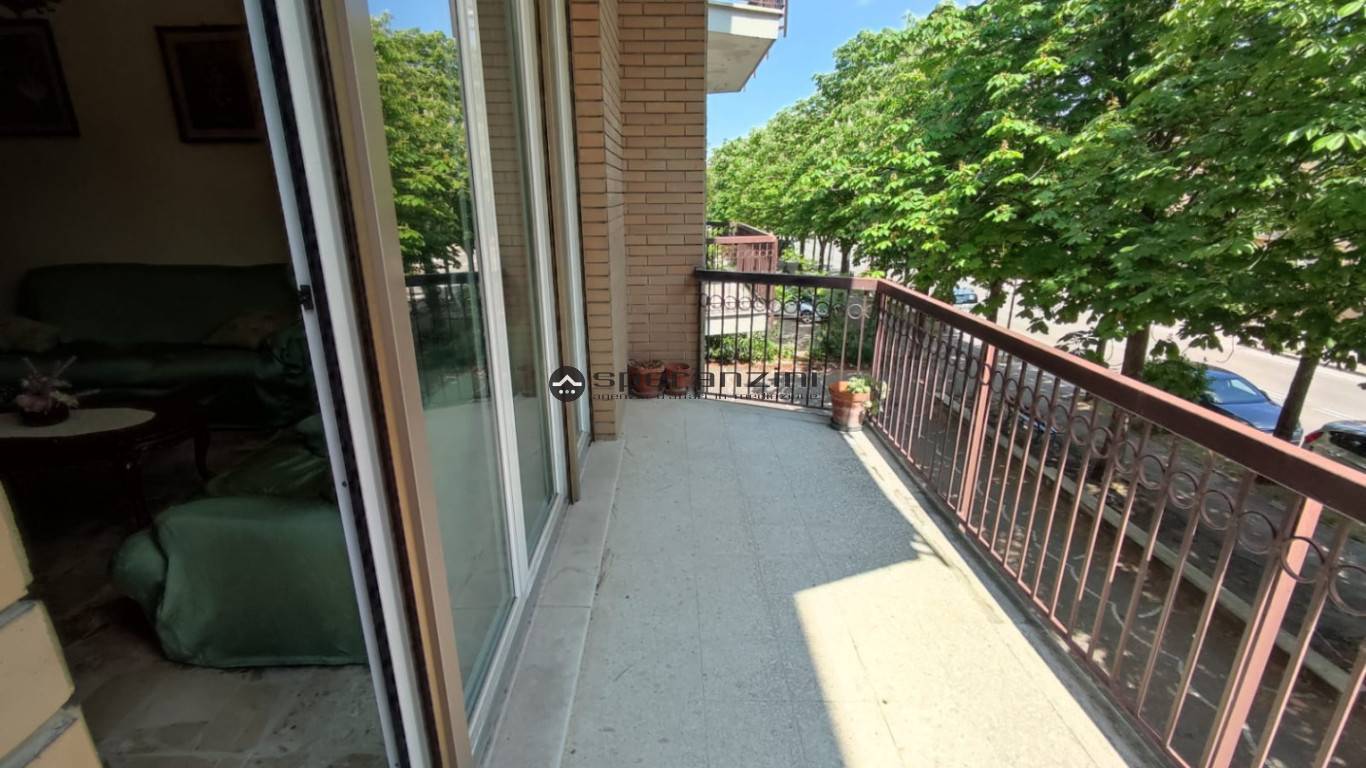 balcone salotto - Fossombrone, appartamento di 115,00mq in vendita - Rif. RV1934