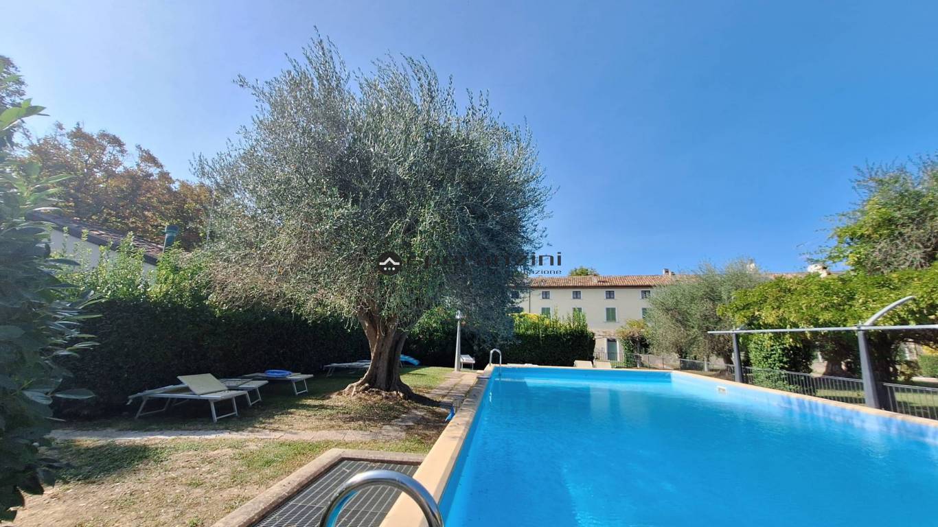 piscina condominiale