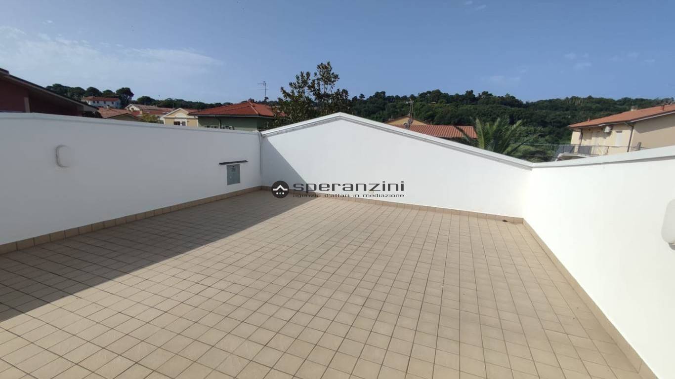terrazzo - Fano, zona gimarra - unifamiliare villa di 480,00mq in vendita - Rif. RV1970