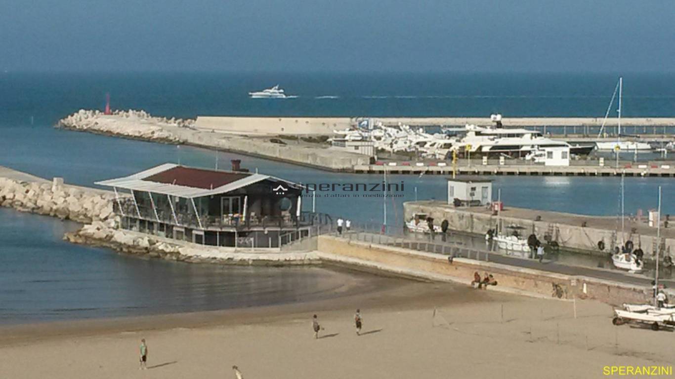 foto generiche - Fano, zona mare - lido - garage-box auto-posto auto di 19,00mq in vendita - Rif. RV2097