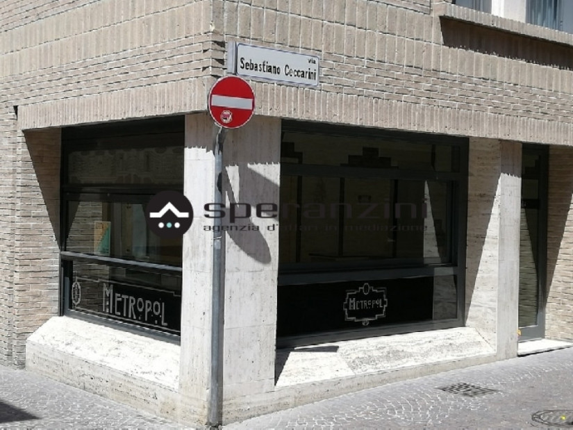 esterno - Fano, zona c.so matteotti - locale commerciale bar di 40,00mq in  affitto - Rif. CA1211